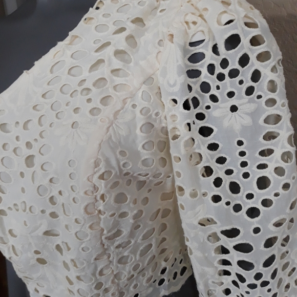 Express Limited Edition Eyelet Top - Picture 8 of 10